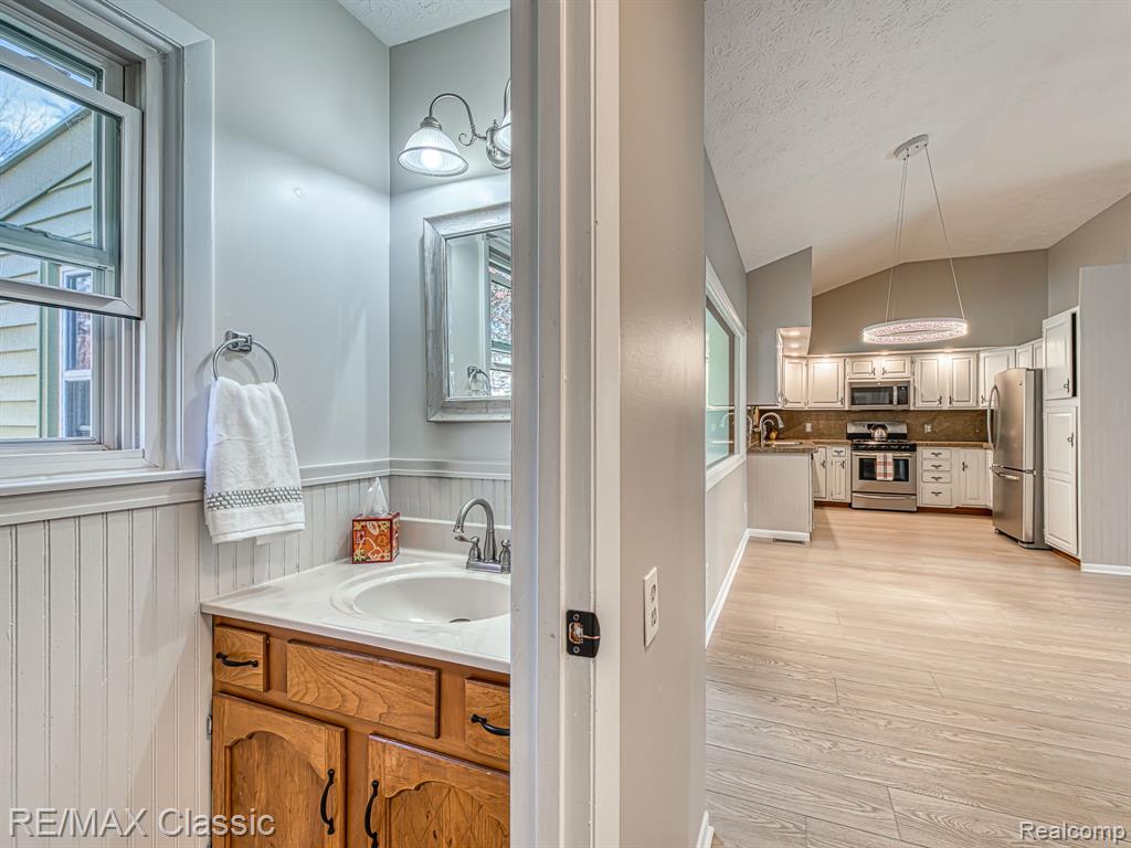428 E Shore Drive Property Photo 20