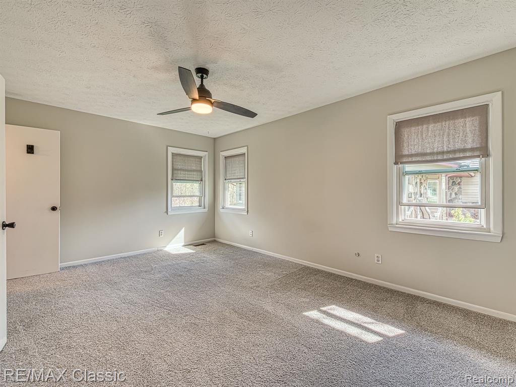 428 E Shore Drive Property Photo 21