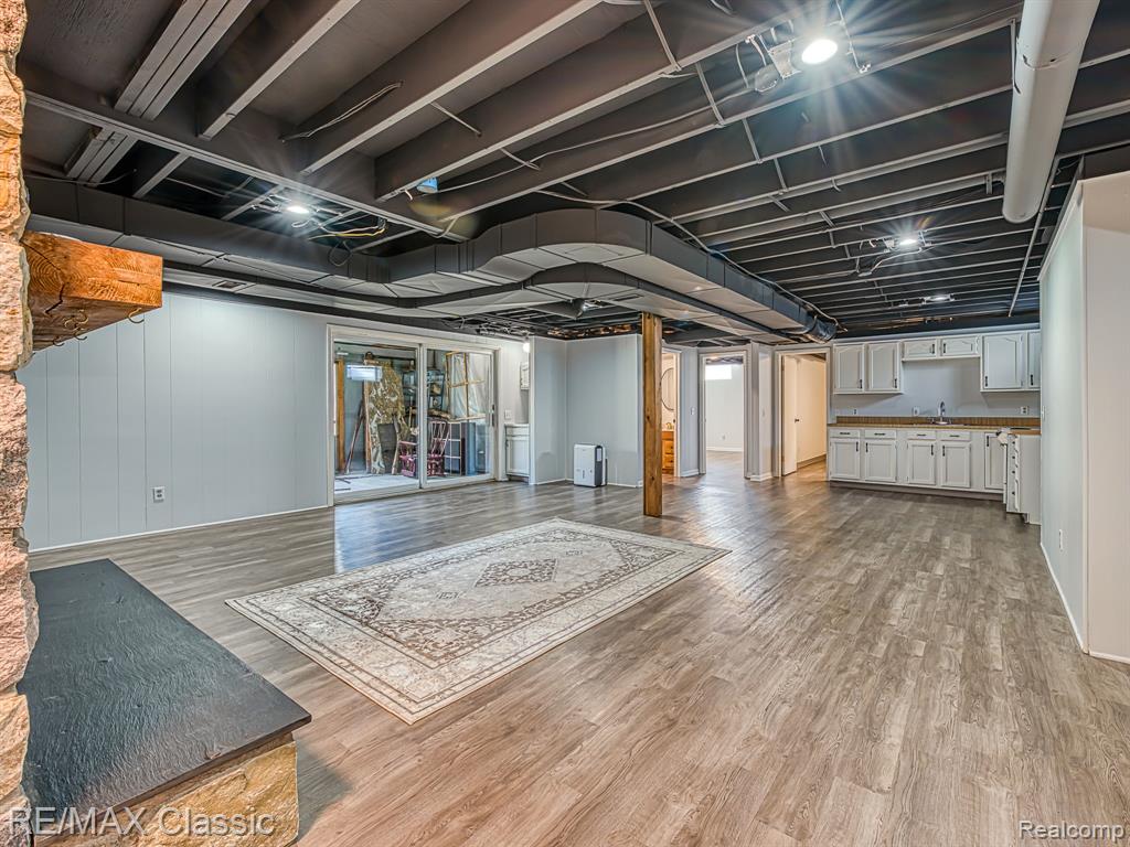428 E Shore Drive Property Photo 29