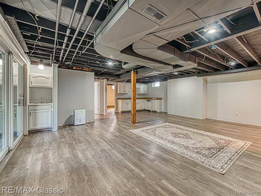 428 E Shore Drive Property Photo 30