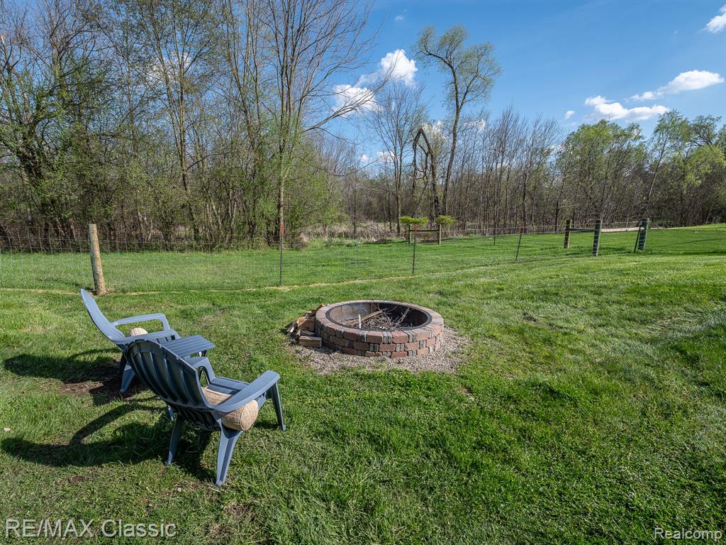 428 E Shore Drive Property Photo 43
