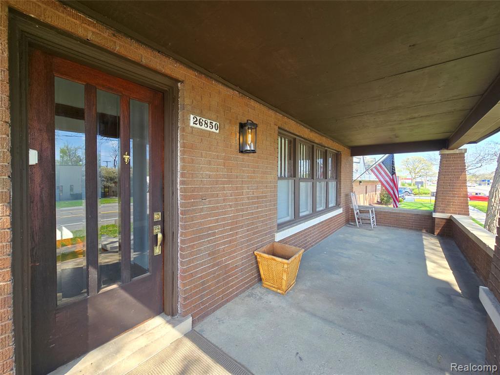 26850 W 7 Mile Road Property Photo 6