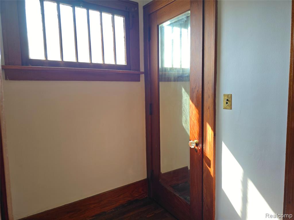 26850 W 7 Mile Road Property Photo 18