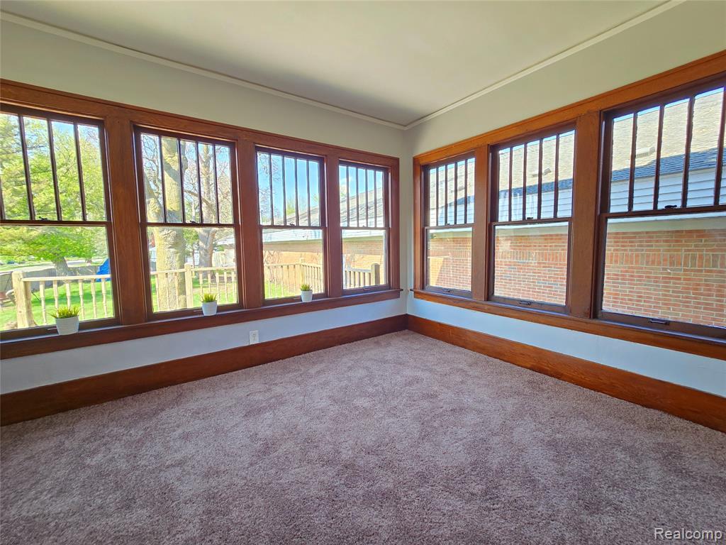 26850 W 7 Mile Road Property Photo 31