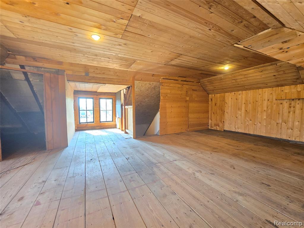 26850 W 7 Mile Road Property Photo 52