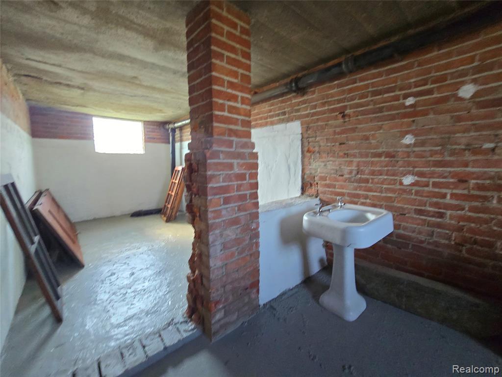 26850 W 7 Mile Road Property Photo 60