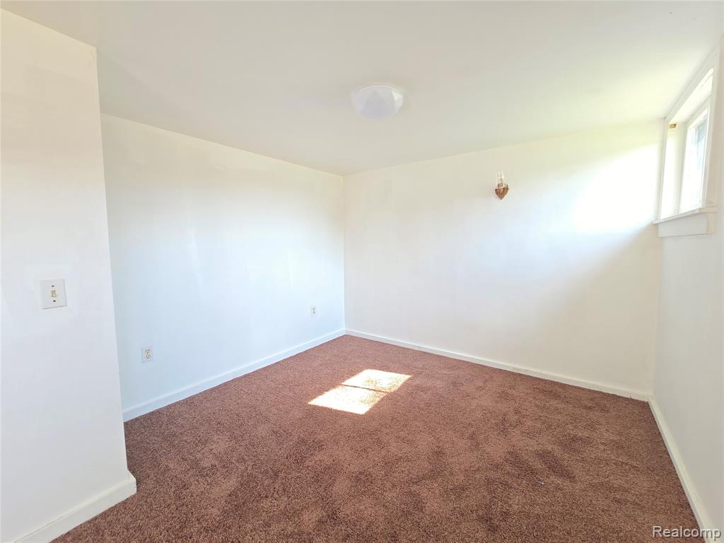 26850 W 7 Mile Road Property Photo 62