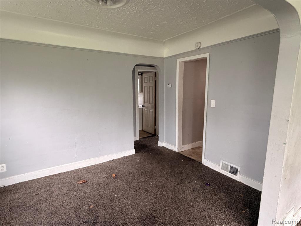 14002 Vaughan Street Property Photo 5