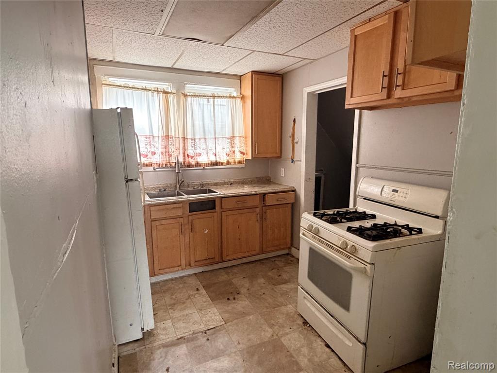 14002 Vaughan Street Property Photo 6