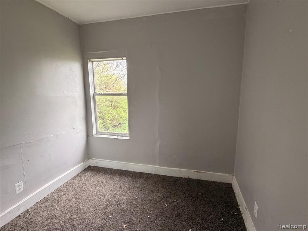 14002 Vaughan Street Property Photo 7