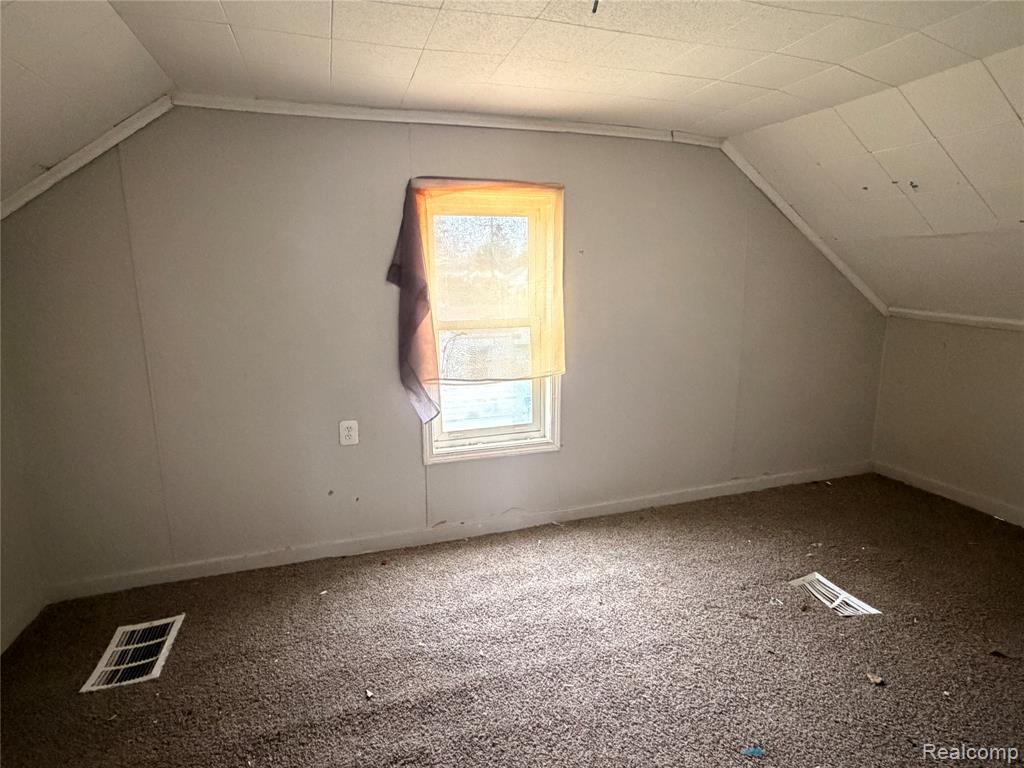 14002 Vaughan Street Property Photo 10