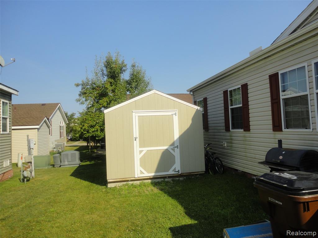 955 Cameron Circle Property Photo 3