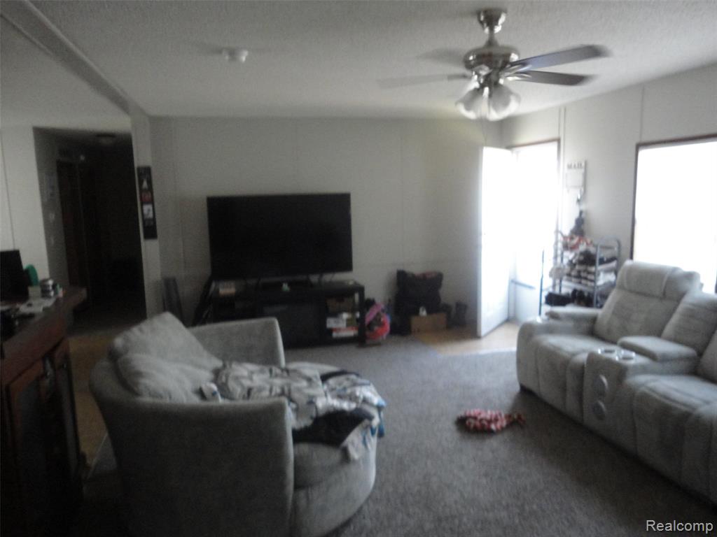 955 Cameron Circle Property Photo 5