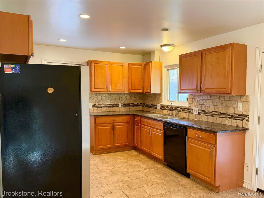 8912 Ardel Drive Property Photo 5