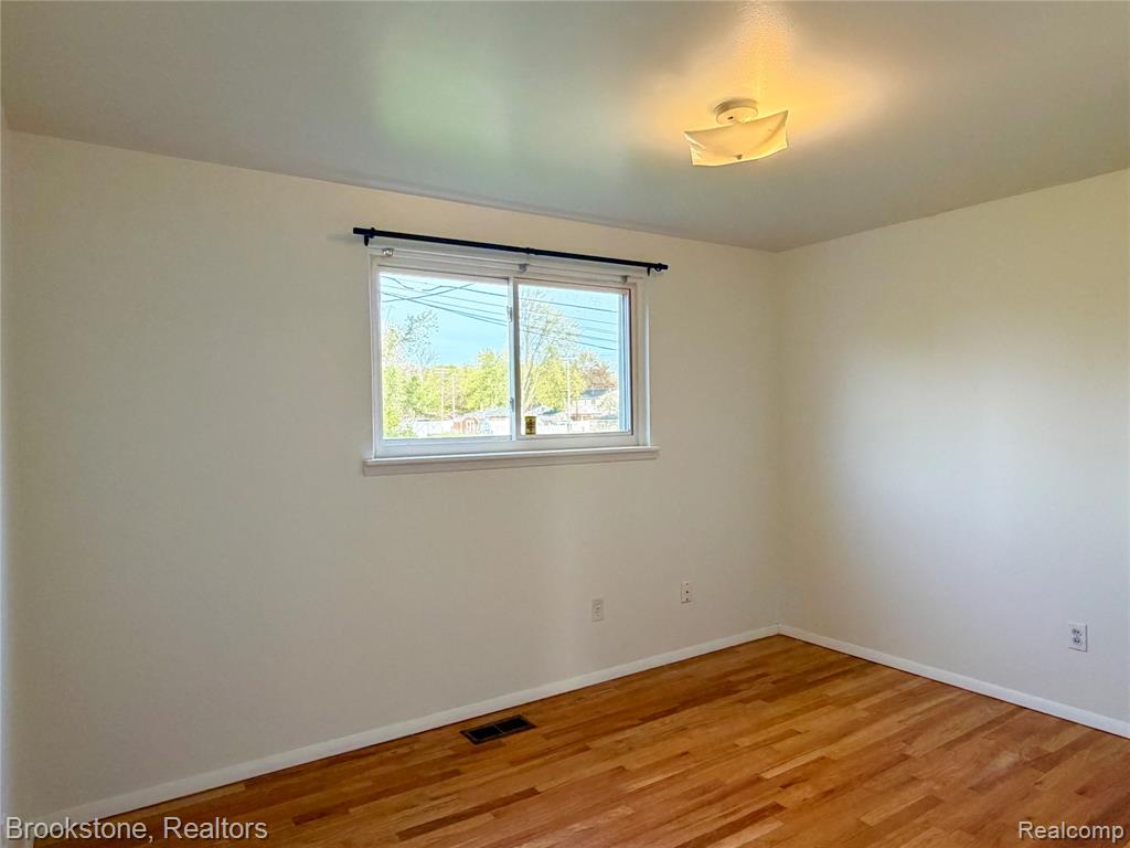 8912 Ardel Drive Property Photo 11