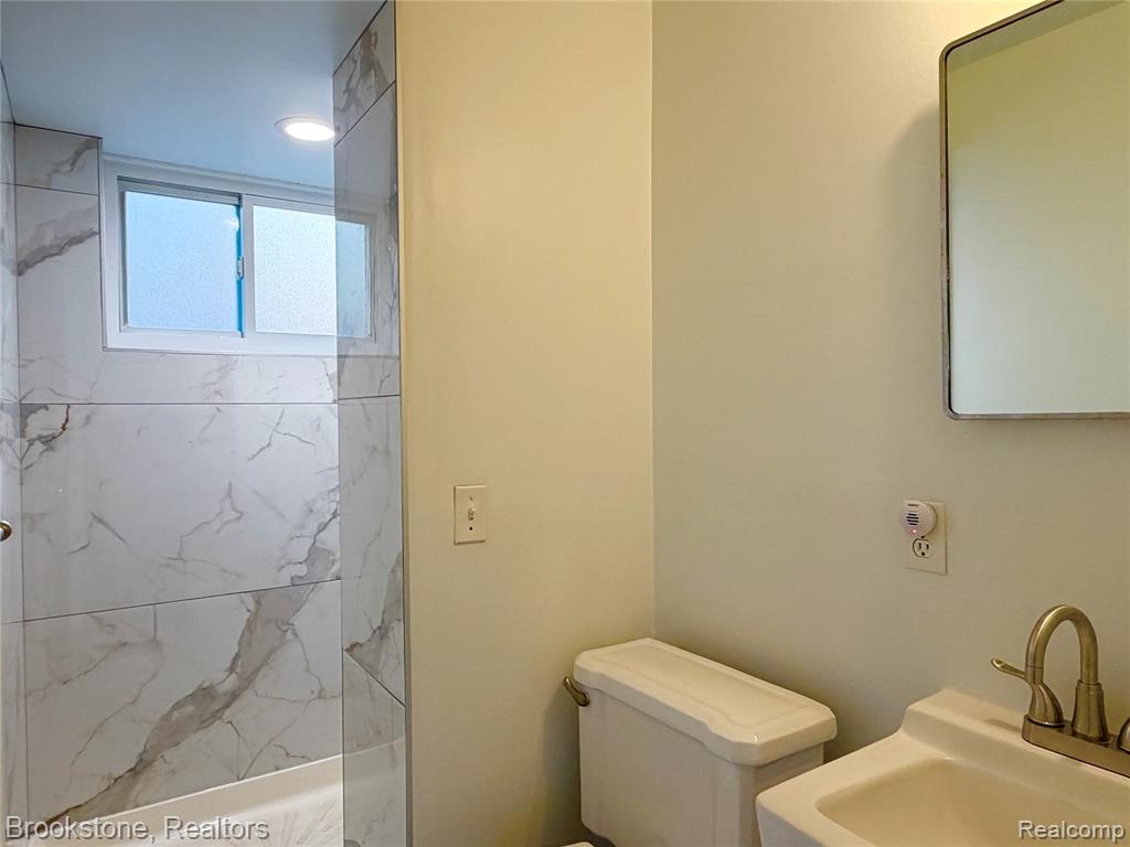 8912 Ardel Drive Property Photo 20