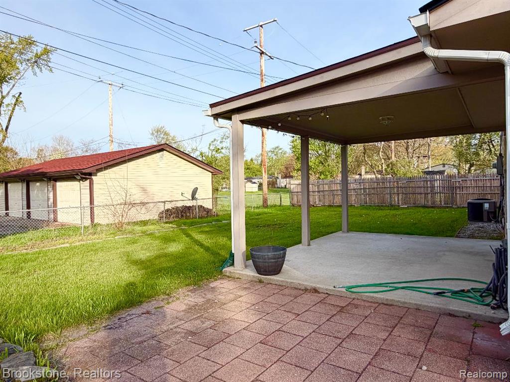 8912 Ardel Drive Property Photo 23