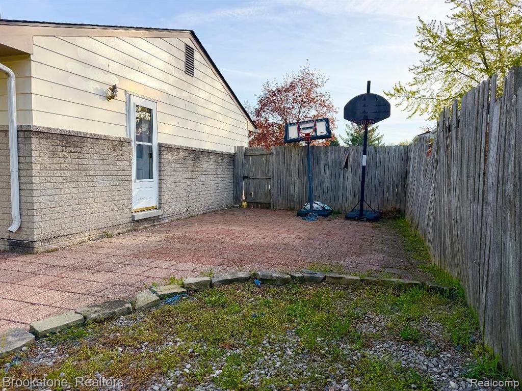 8912 Ardel Drive Property Photo 24