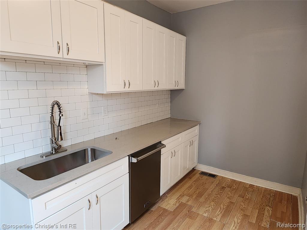 4207 4th Street Property Photo 4