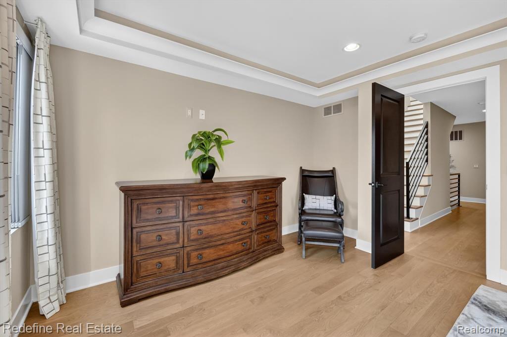722 E Parent Avenue Property Photo 17
