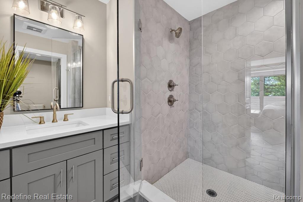 722 E Parent Avenue Property Photo 22