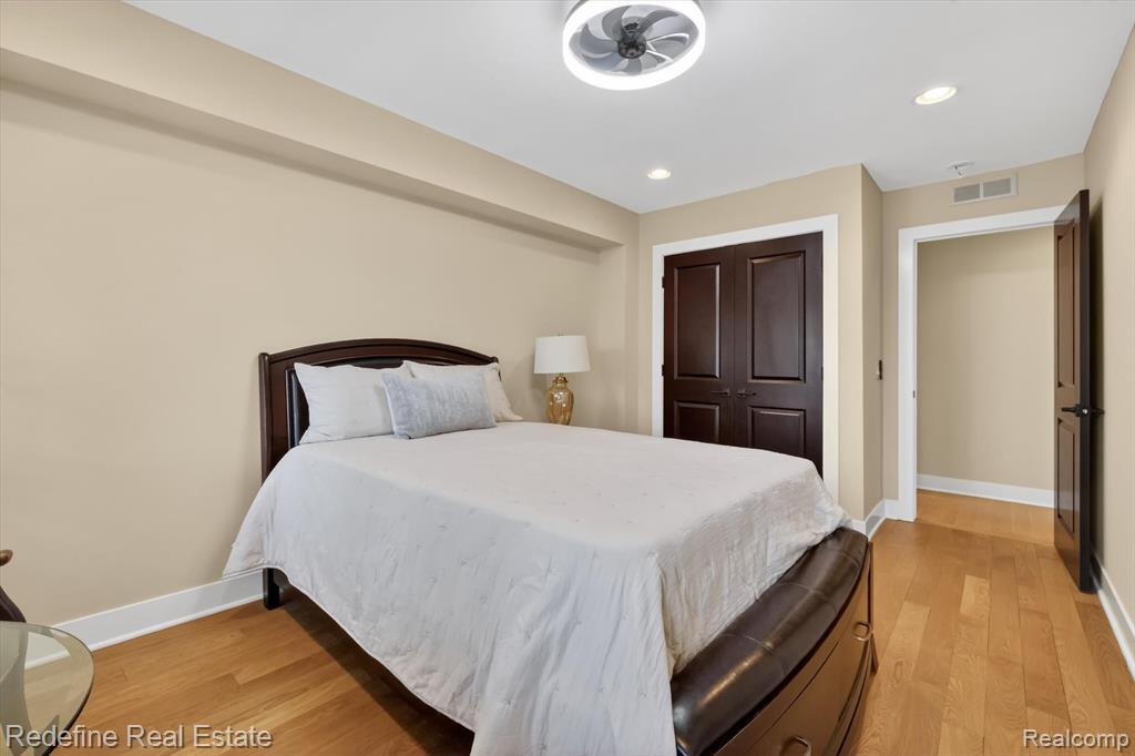 722 E Parent Avenue Property Photo 25