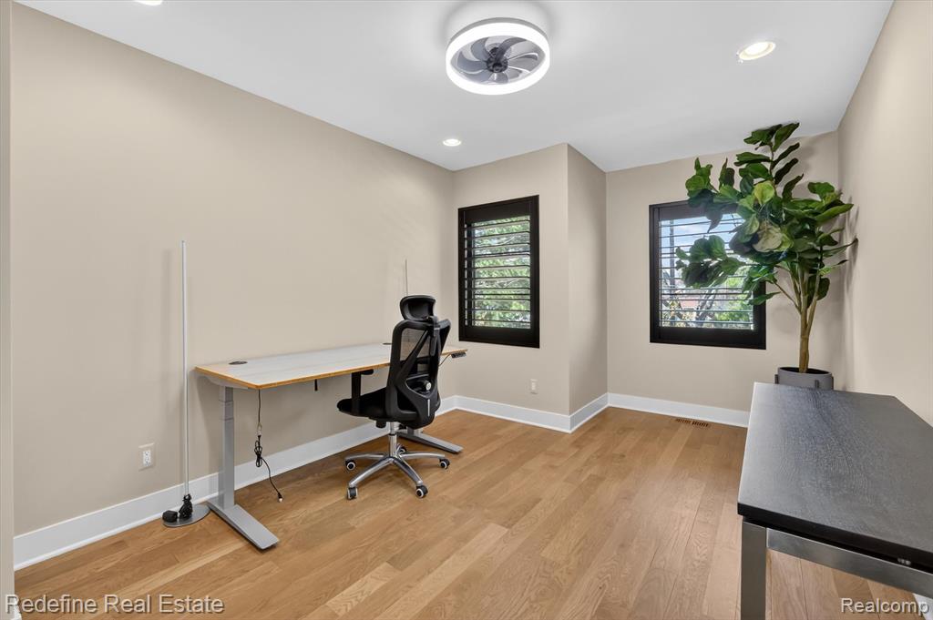 722 E Parent Avenue Property Photo 27