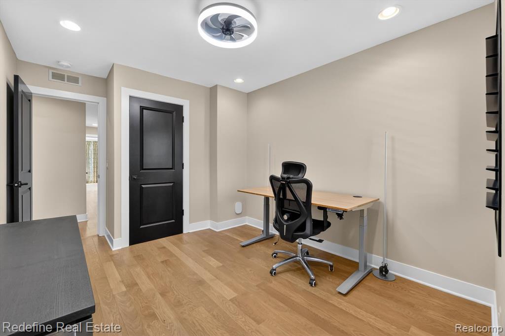 722 E Parent Avenue Property Photo 28