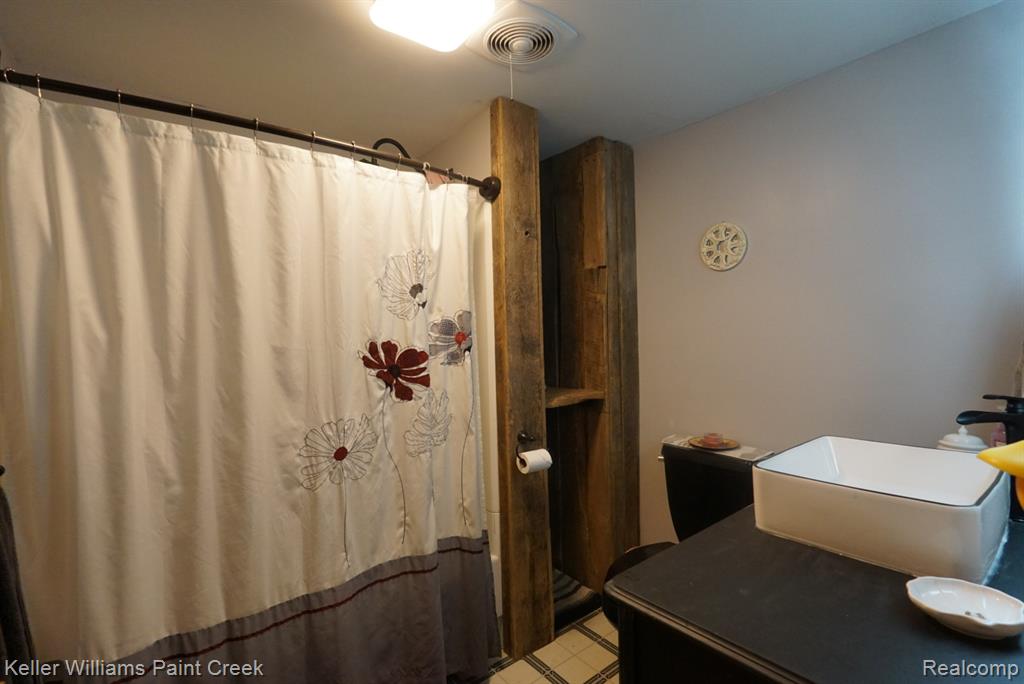 8565 Chapin Road Property Photo 10