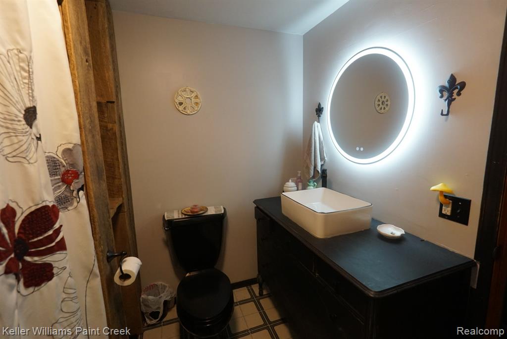 8565 Chapin Road Property Photo 11