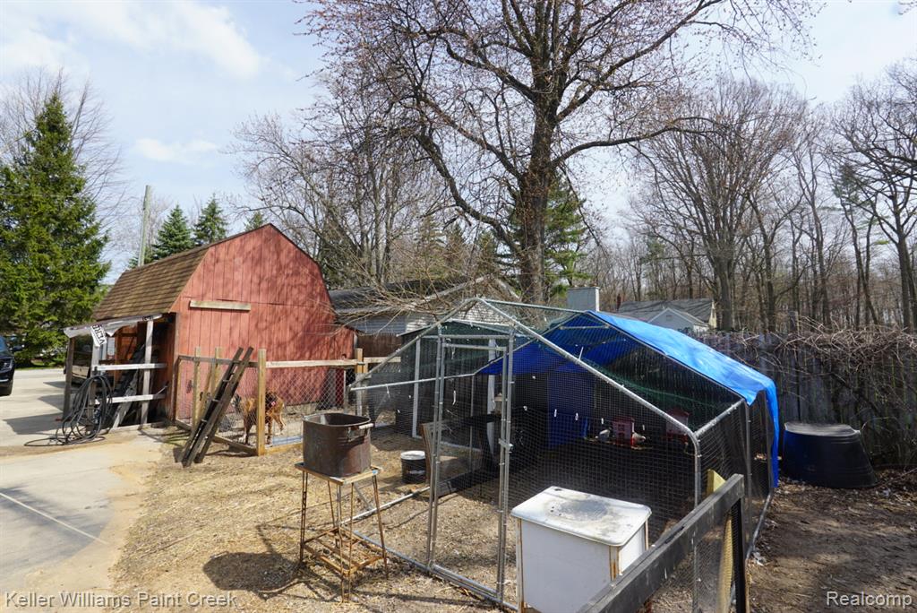8565 Chapin Road Property Photo 14