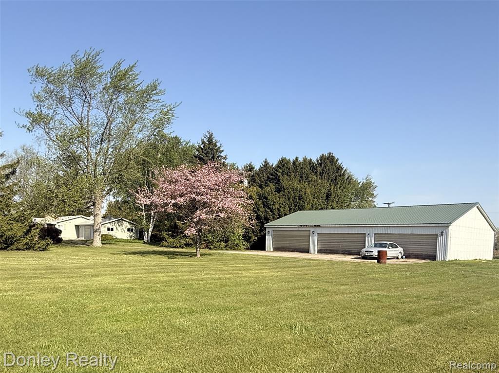 2100 W Sanilac Road Property Photo 1