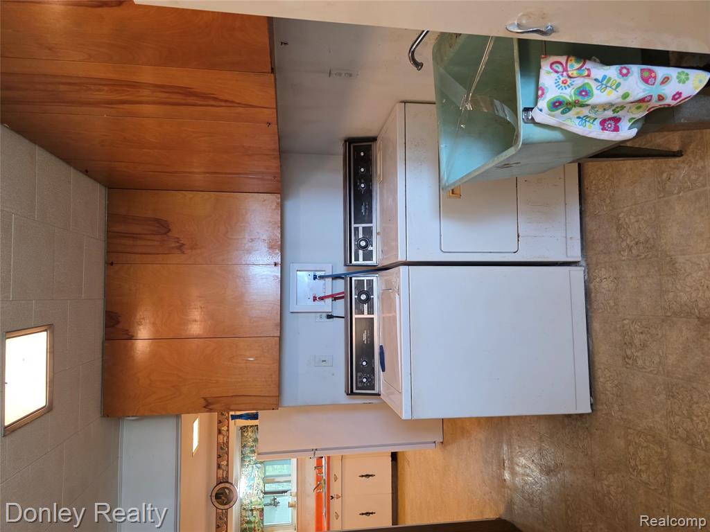 2100 W Sanilac Road Property Photo 5