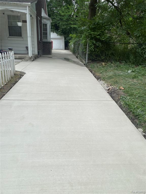 11334 Balfour Road Property Photo 3