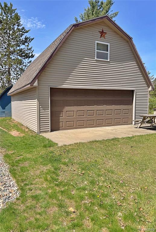 1865 Mullet Avenue Property Photo 2