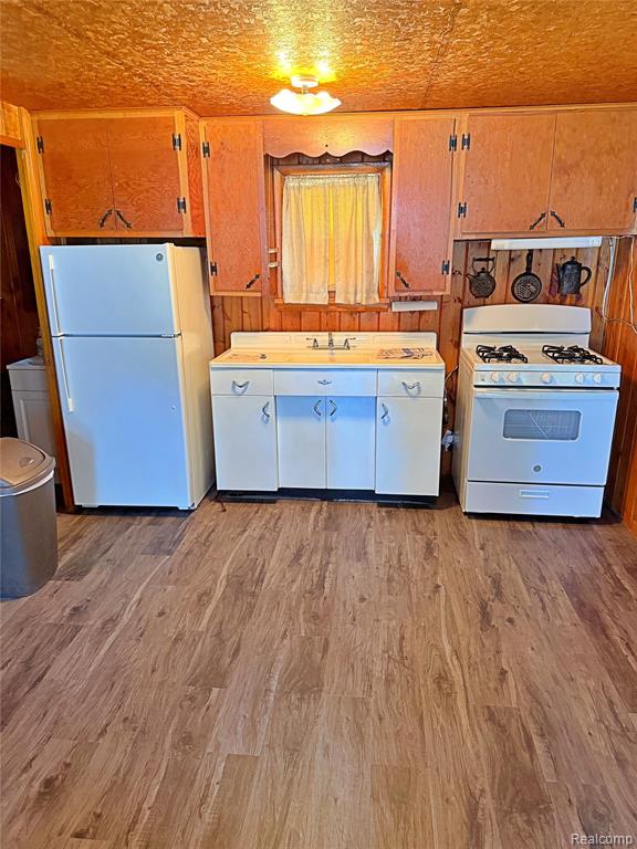 1865 Mullet Avenue Property Photo 3