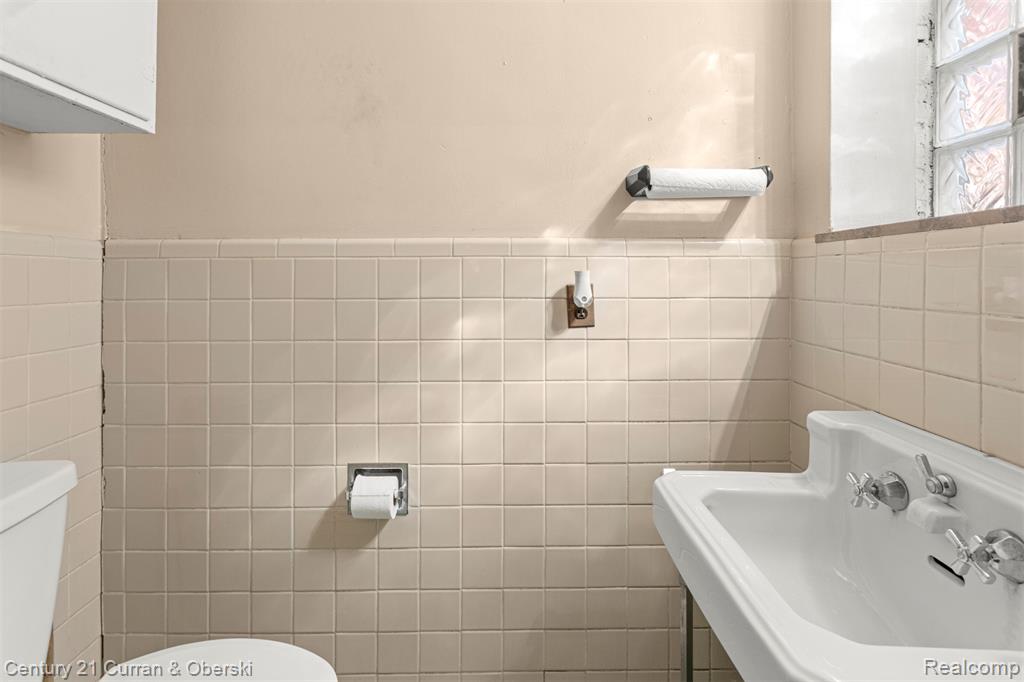 6632 W Fort Street Property Photo 9