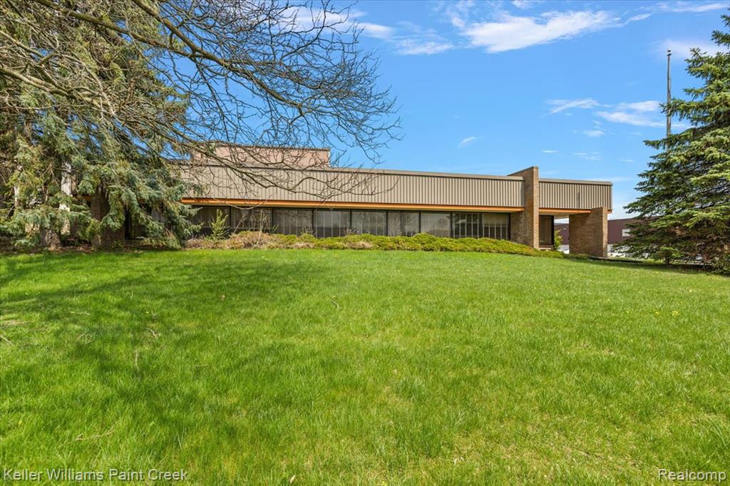 2715 Paldan Drive Property Photo 11