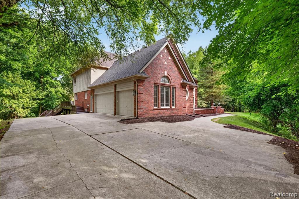 22293 Brockshire Street Property Photo 44