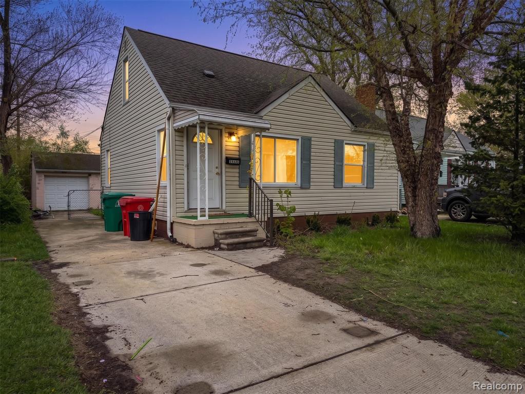 24811 Valley Avenue Property Photo 1