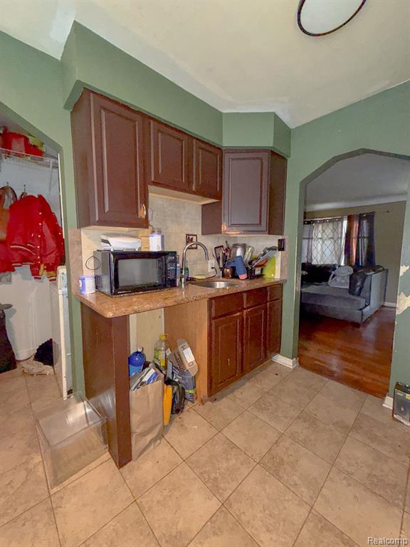 24811 Valley Avenue Property Photo 6
