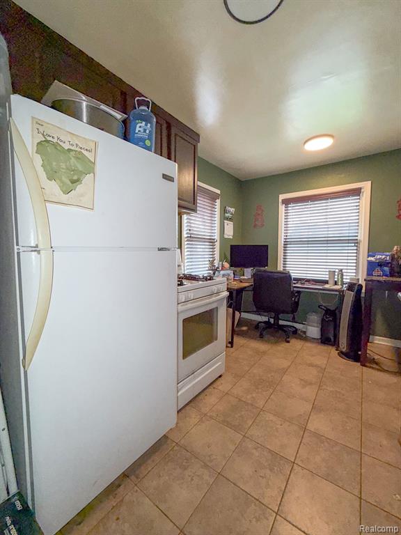 24811 Valley Avenue Property Photo 7