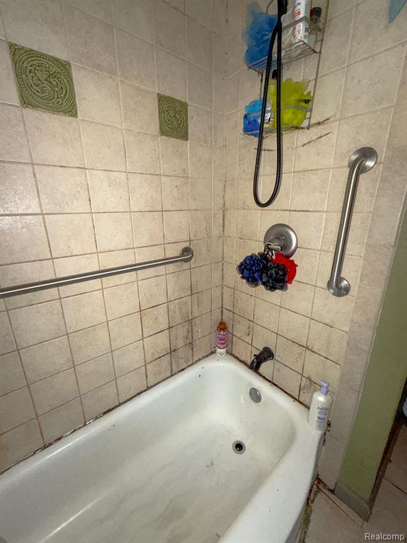 24811 Valley Avenue Property Photo 10