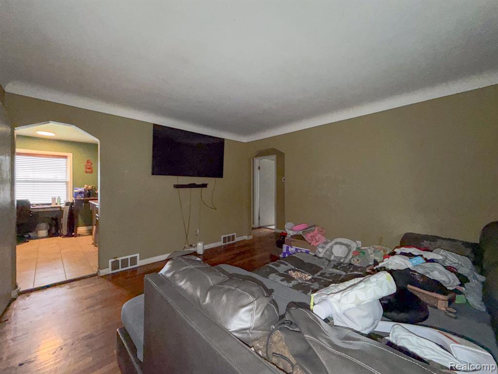 24811 Valley Avenue Property Photo 11