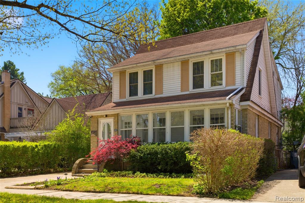 135 N Connecticut Avenue Property Photo 1