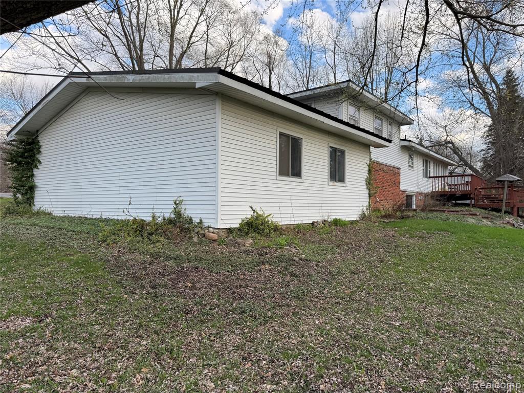 226 S Burkhart Road Property Photo 4