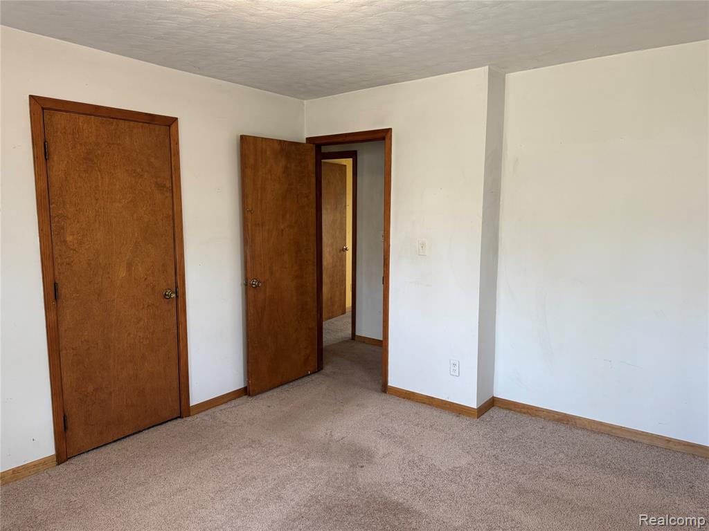 226 S Burkhart Road Property Photo 11