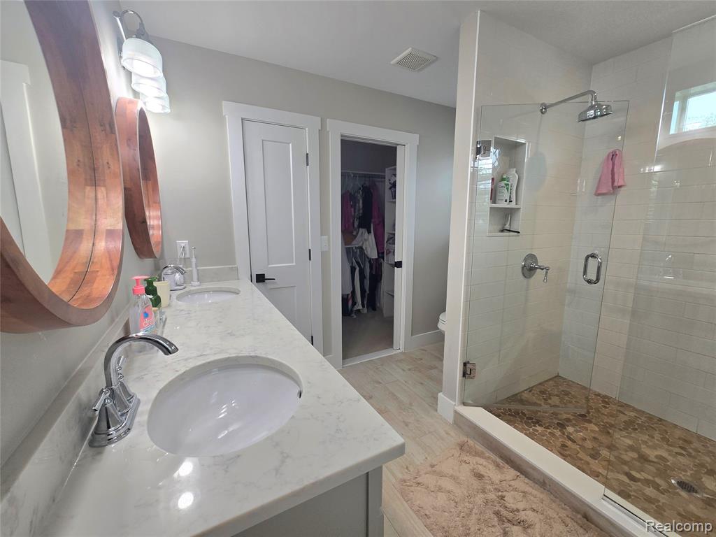 2220 Barrett Avenue Property Photo 22