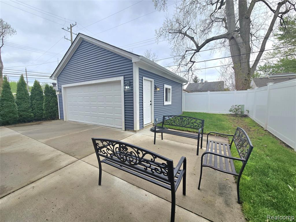 2220 Barrett Avenue Property Photo 39