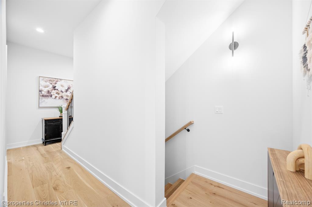 108 N Center Cove Property Photo 33